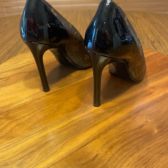 Authentic Louis Vuitton - Picture 5 of 7